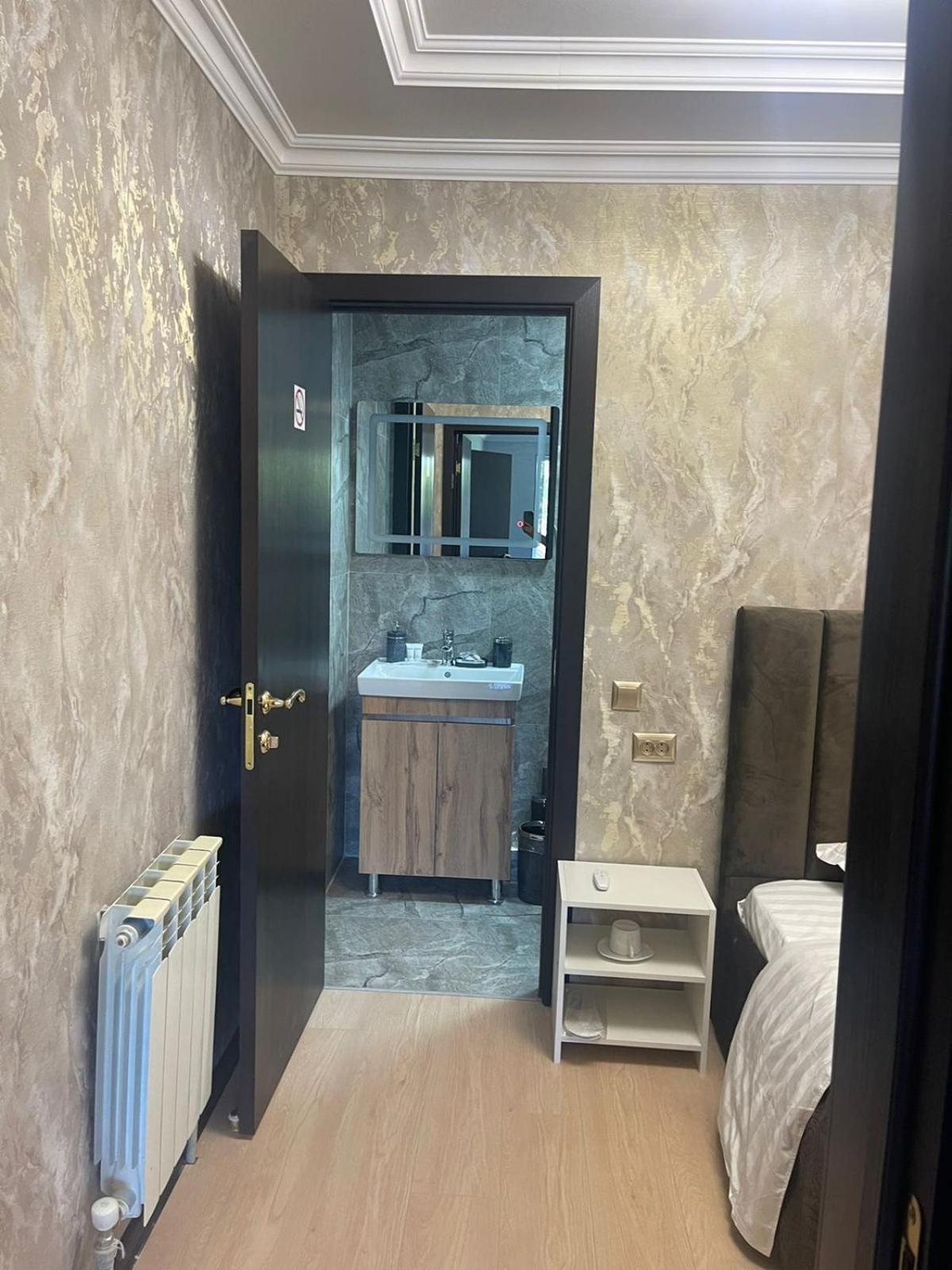Hotel Lion Almaty Luaran gambar