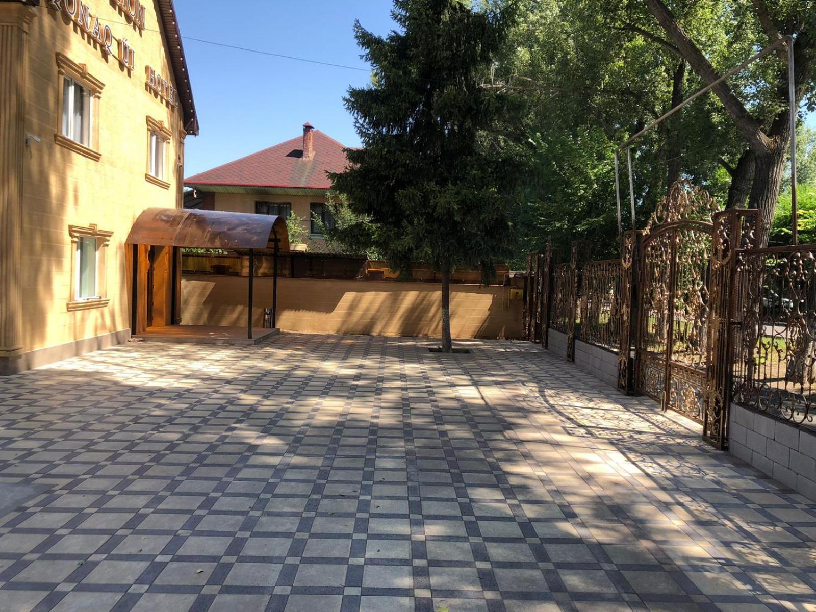 Hotel Lion Almaty Luaran gambar