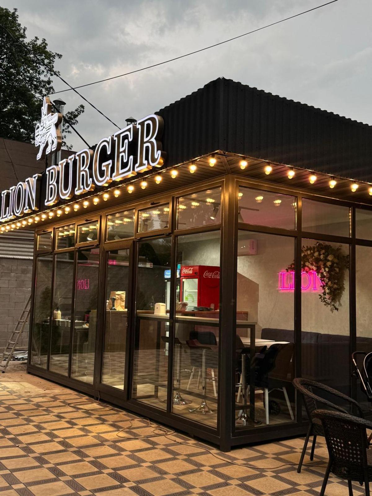 Hotel Lion Almaty Luaran gambar